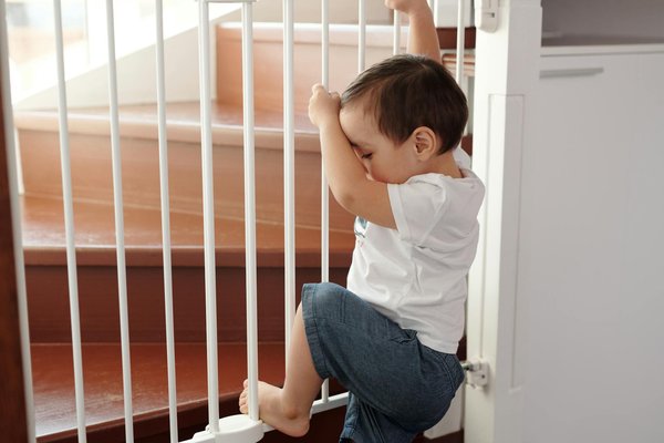 What are the safest and most stylish stair design options for UK homes with young children?